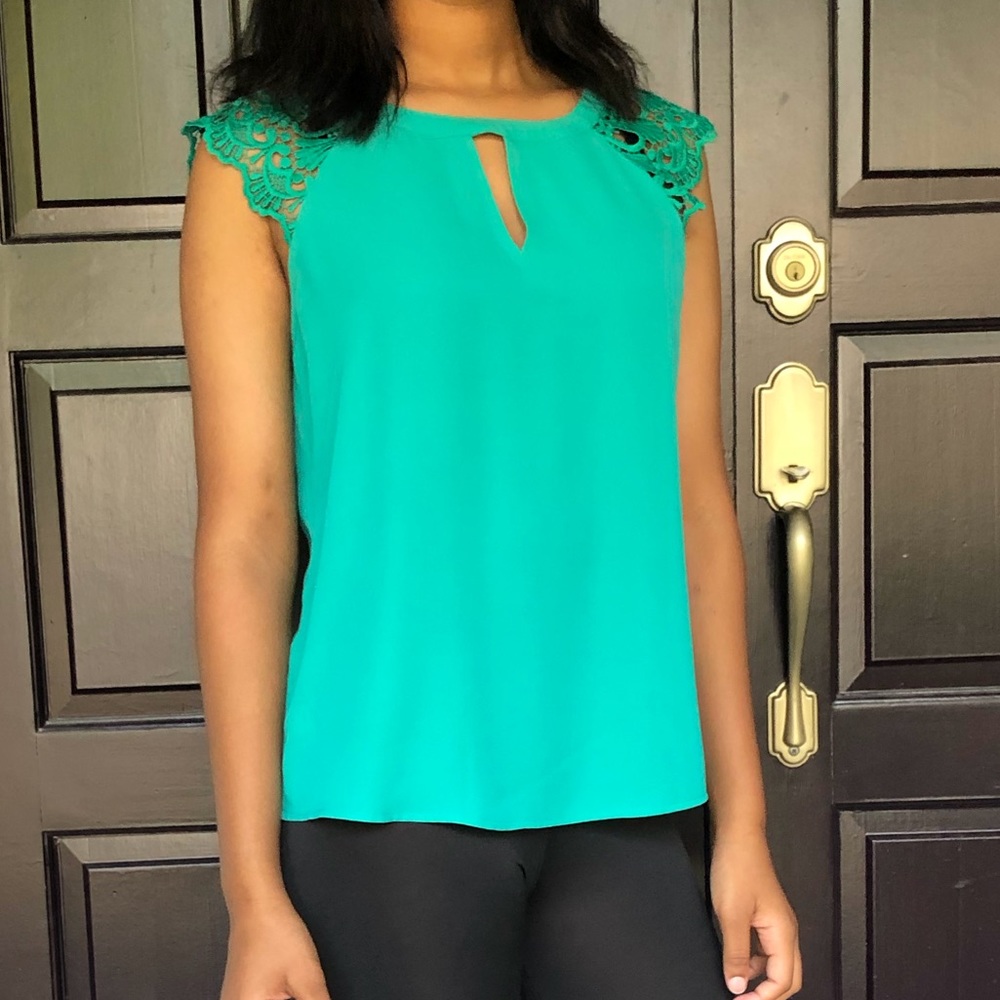 Green loose shirt